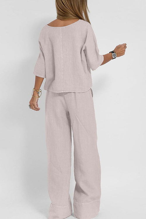 At Ease & Down to Earth: Conjunto de jersey de manga corta y pantalón ancho a juego